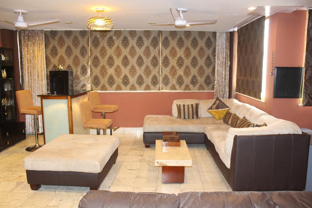 Service Apartments, Park Street, Calcutta Екстер'єр фото