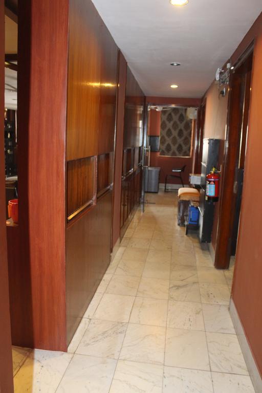 Service Apartments, Park Street, Calcutta Екстер'єр фото