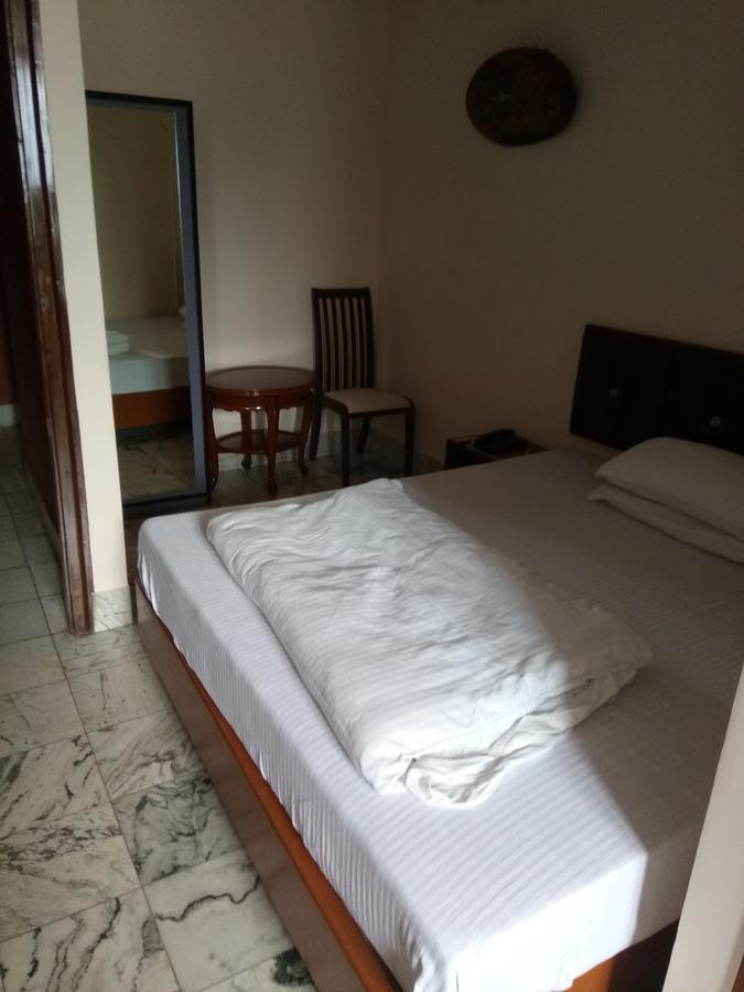 Service Apartments, Park Street, Calcutta Екстер'єр фото
